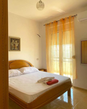 Kristaless, Vlorë